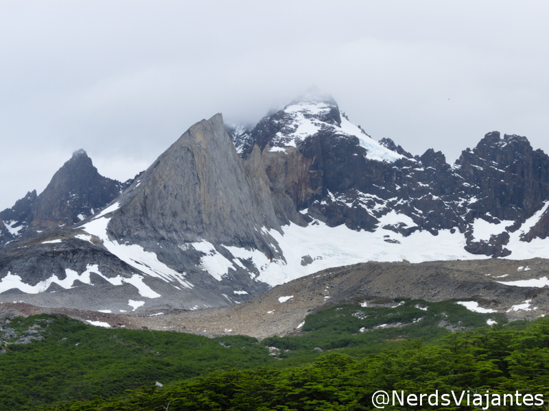 La Aleta del Tiburon, montanha no parque Torres del Paine - Patagônia Chilena