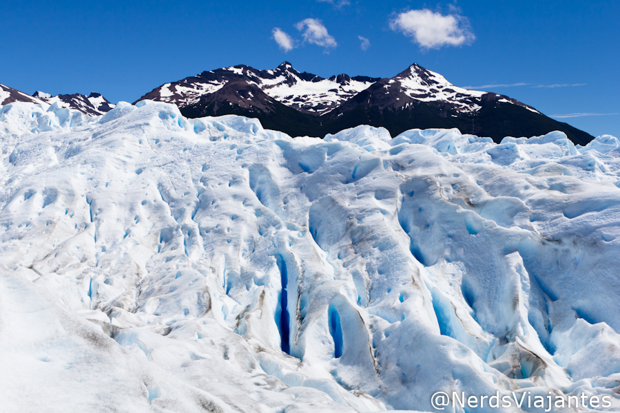 Glaciar Perito Moreno e montanhas, em El Calafate - Patagônia Argentina