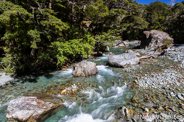Routeburn River no Mount Aspiring National Park - Nova Zelândia