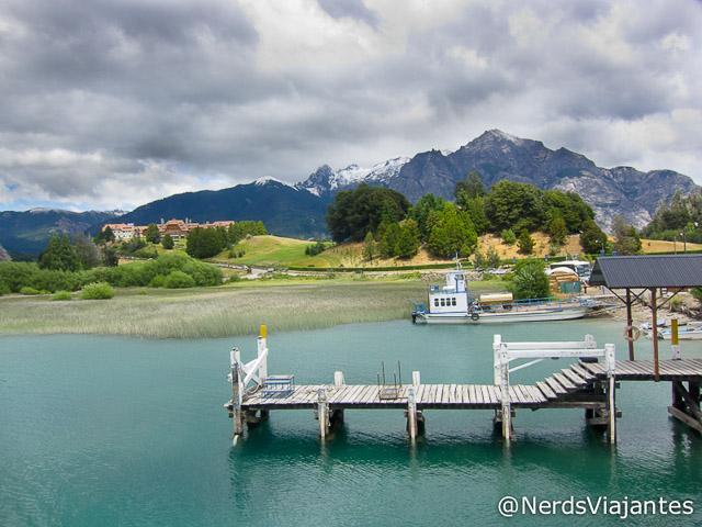 Saindo do porto para iniciar o passeio da Isla Victoria e Bosque de Arrayanes - Bariloche - Argentina Saindo do porto para iniciar o passeio da Isla Victoria e Bosque de Arrayanes - Bariloche - Argentina