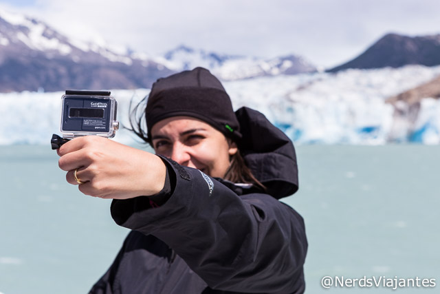 Lillian fazendo selfie em frente ao lindo Glaciar Viedma - Patagônia Argentina