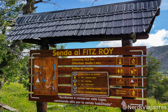 Placa informativa no início da trilha, com várias informações úteis - Patagônia Argentina