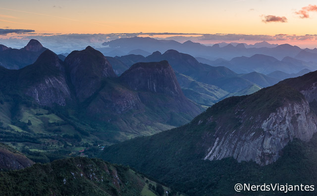 Entardecer nas montanhas da região do Parque Estadual dos Três Picos, no Rio de Janeiro