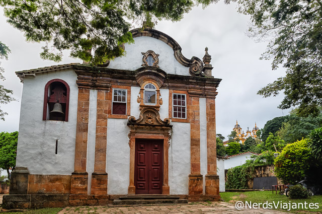 Igreja Nossa Senhora do Rosário com Matriz de Santo Antônio ao fundo em Tiradentes - Minas Gerais