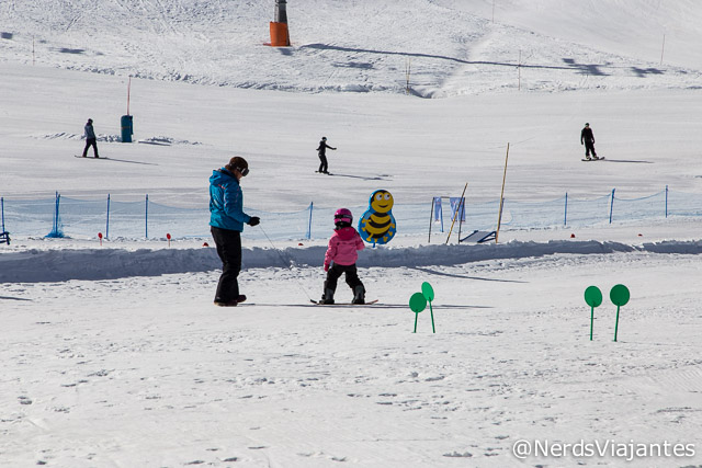 Aula de snowboard para crianças no Valle Nevado Ski Resort - Chile
