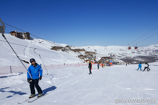 EspaÃ§o da aula de esqui e snowboard no Valle Nevado Ski Resort - Chile